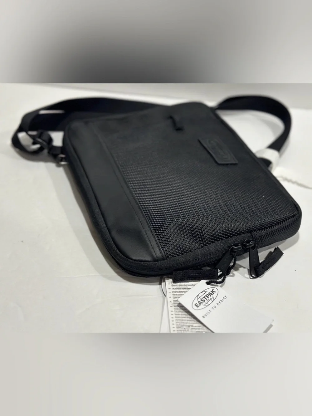 Eastpak Ivon 96Q Cnnct. Black Crossbody /shoukder Bag